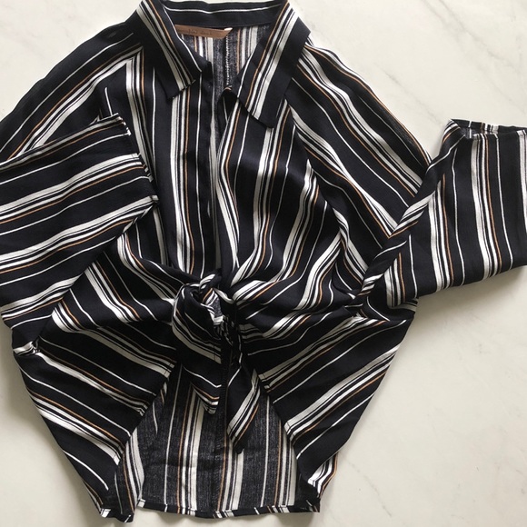 ✨✨LAST 1 ✨CATALINA WRAP TOP - Picture 6 of 6